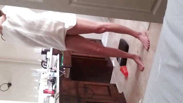 性没有注册 当他回来后，他找到一个色情业余的色情成熟的女人的性感