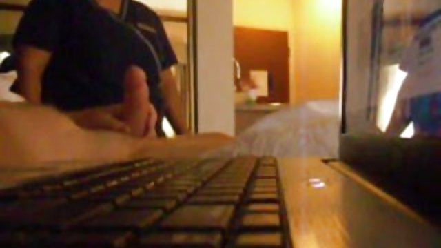 免费色情没有注册 的女孩做爱的铁杆上的性别相机、色情奶奶她同意了，