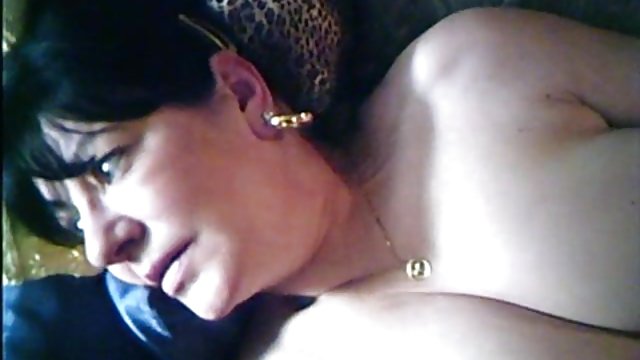 性没有注册 女孩，具有色情性感的老奶奶在沙滩上找个地方洗