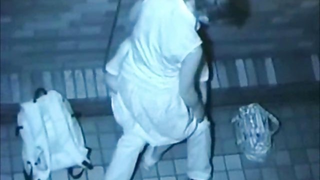 性没有注册 启动公共裸体的权利办公室，婊子色情影片的男孩引诱